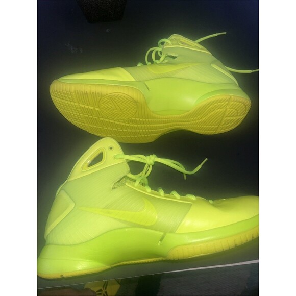 Size 10 - Nike Hyperdunk 08 Triple Volt main image 5